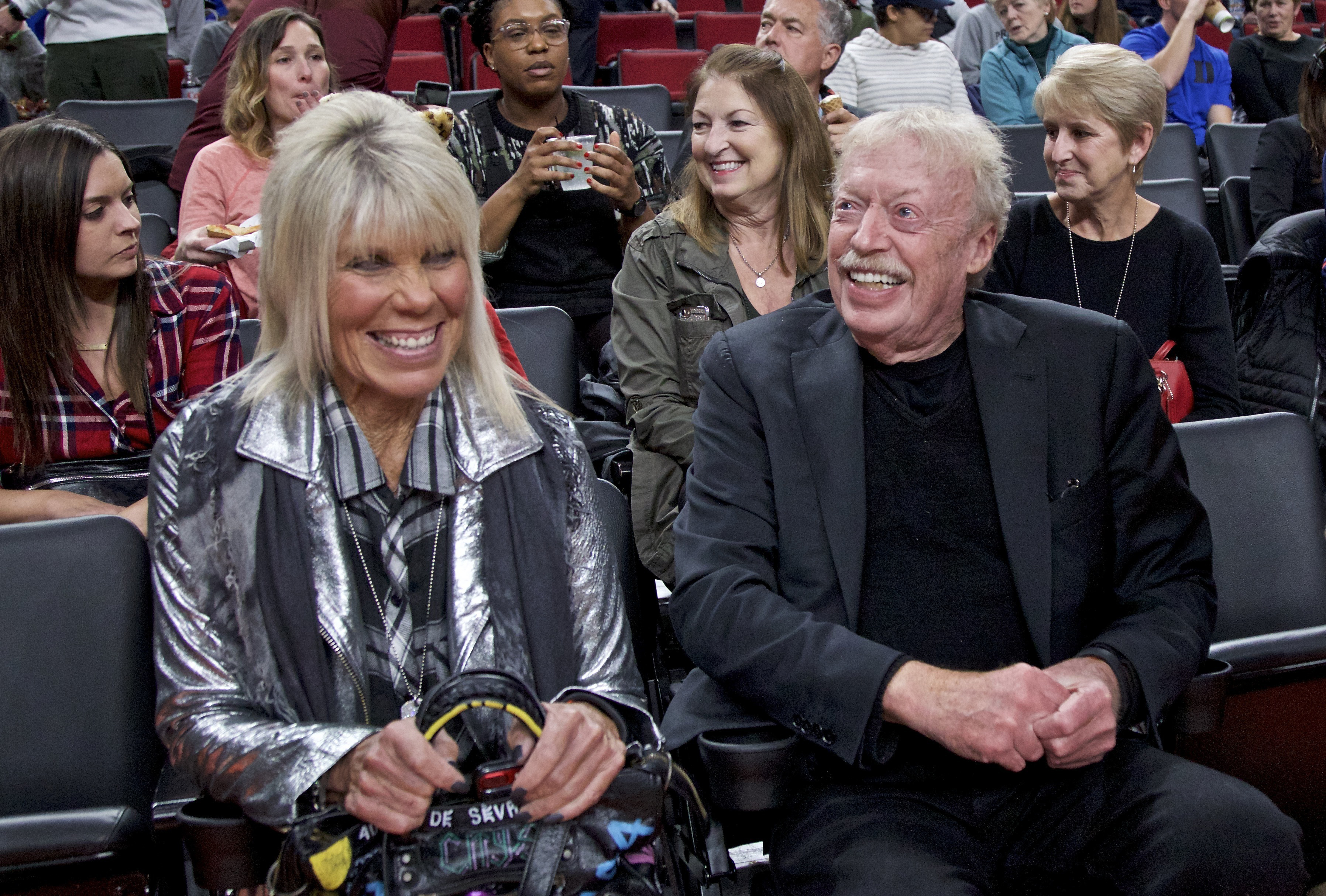 Phil and Penny Knight Pour Another $500 Million into Advanced Science Center at the U. of Oregon - Vimarsana News